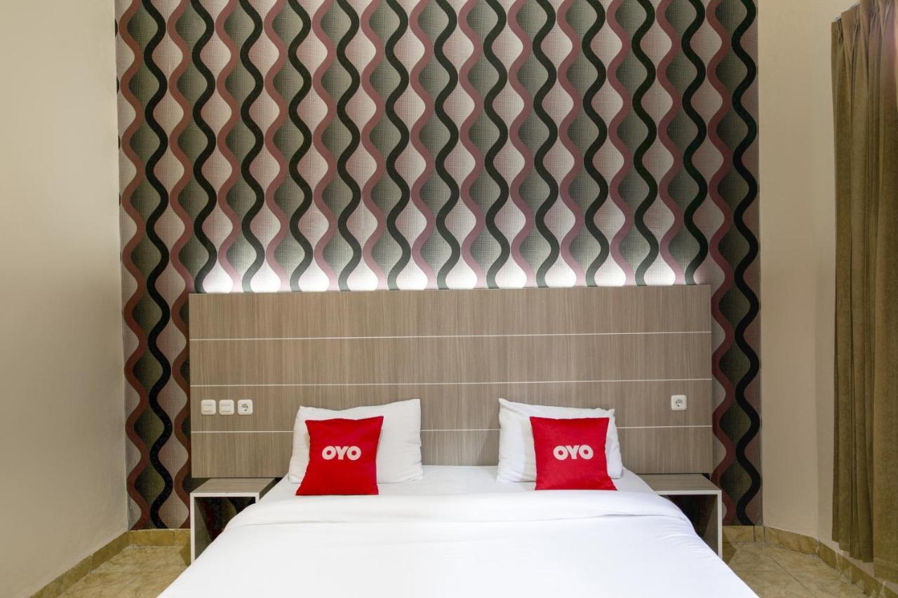 Super Oyo 2320 Hotel Charvita كوبانغ المظهر الخارجي الصورة