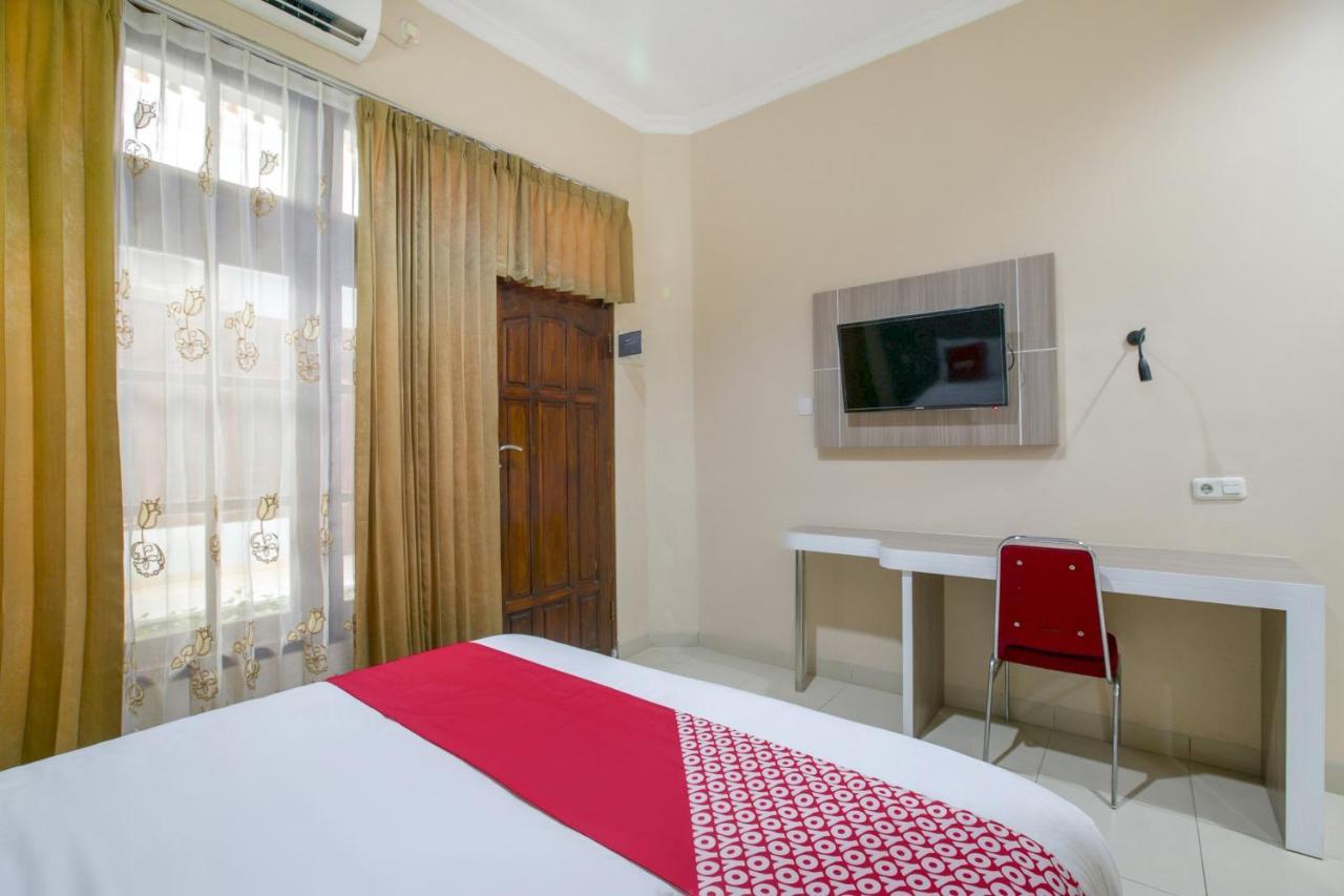 Super Oyo 2320 Hotel Charvita كوبانغ المظهر الخارجي الصورة