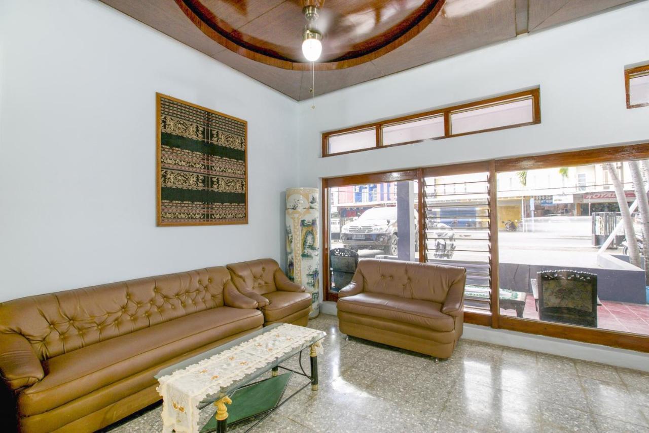 Super Oyo 2320 Hotel Charvita كوبانغ المظهر الخارجي الصورة