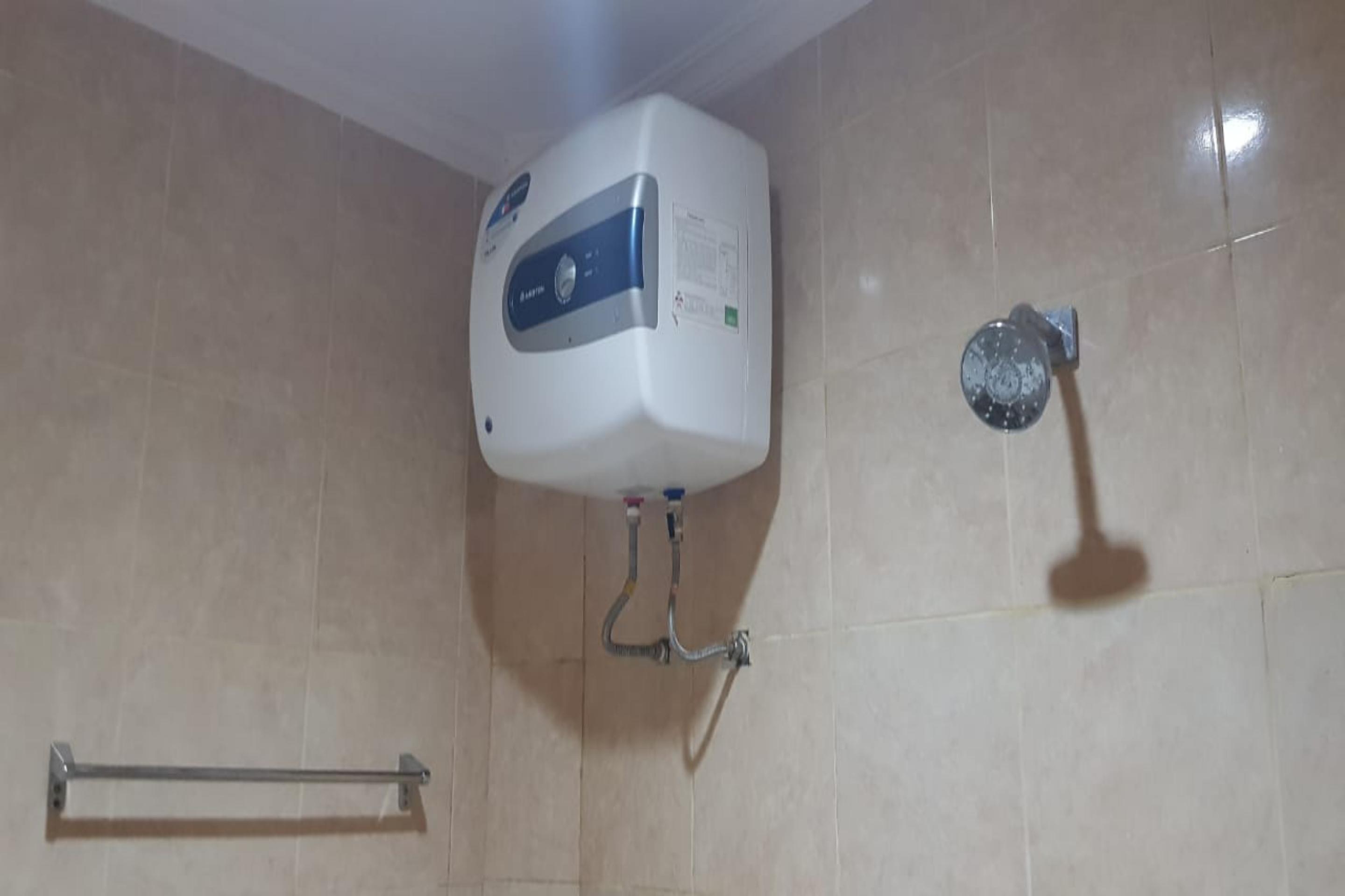 Super Oyo 2320 Hotel Charvita كوبانغ المظهر الخارجي الصورة